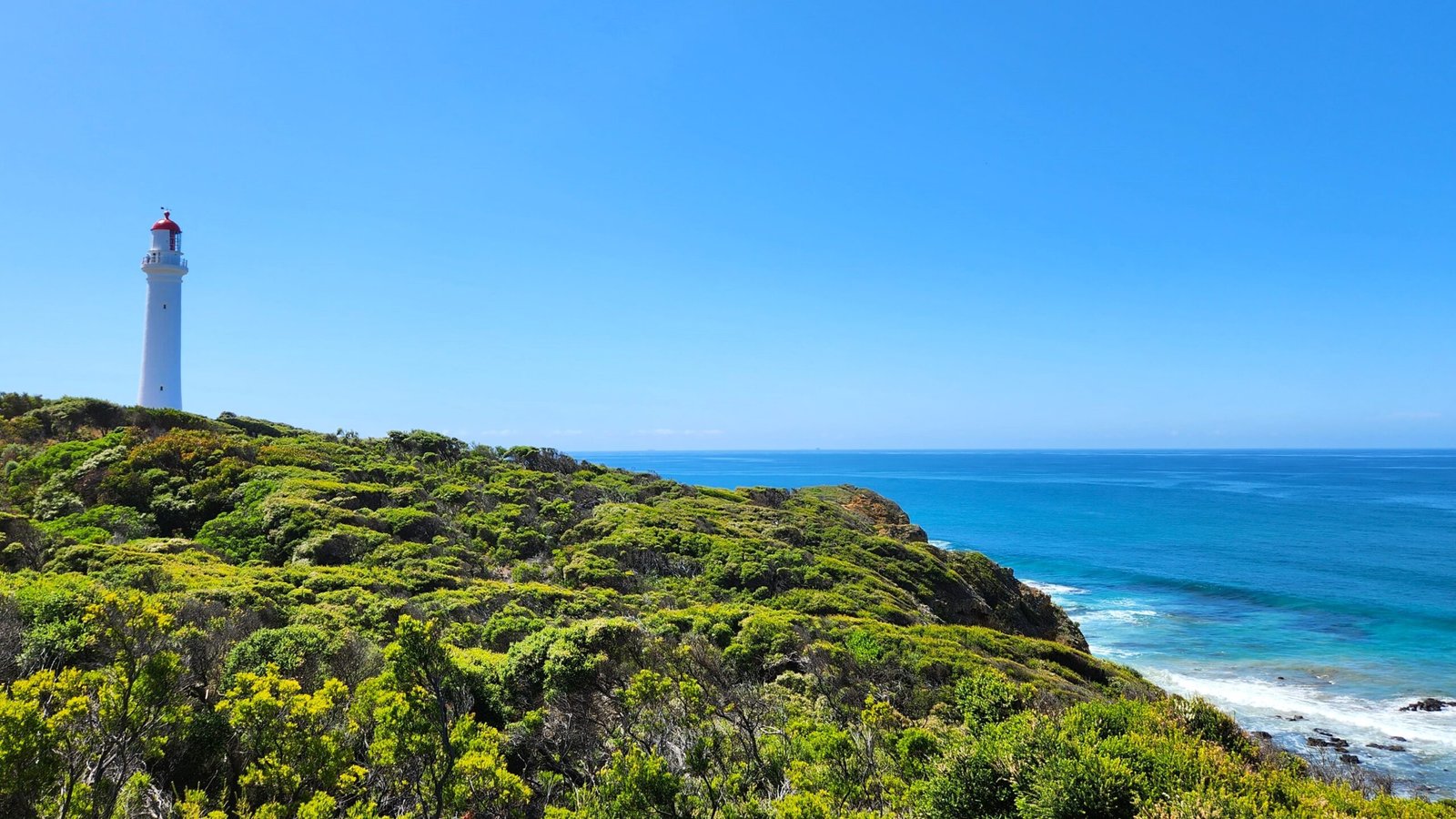 Split rock lighthouse, aires inlet, great ocean road, australia