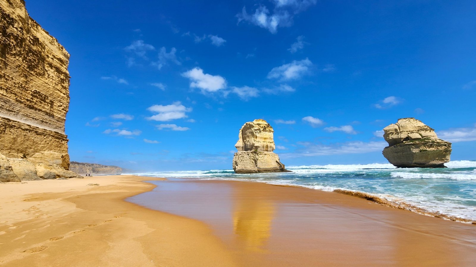 Gibsons steps, great ocean road, victoria, australia