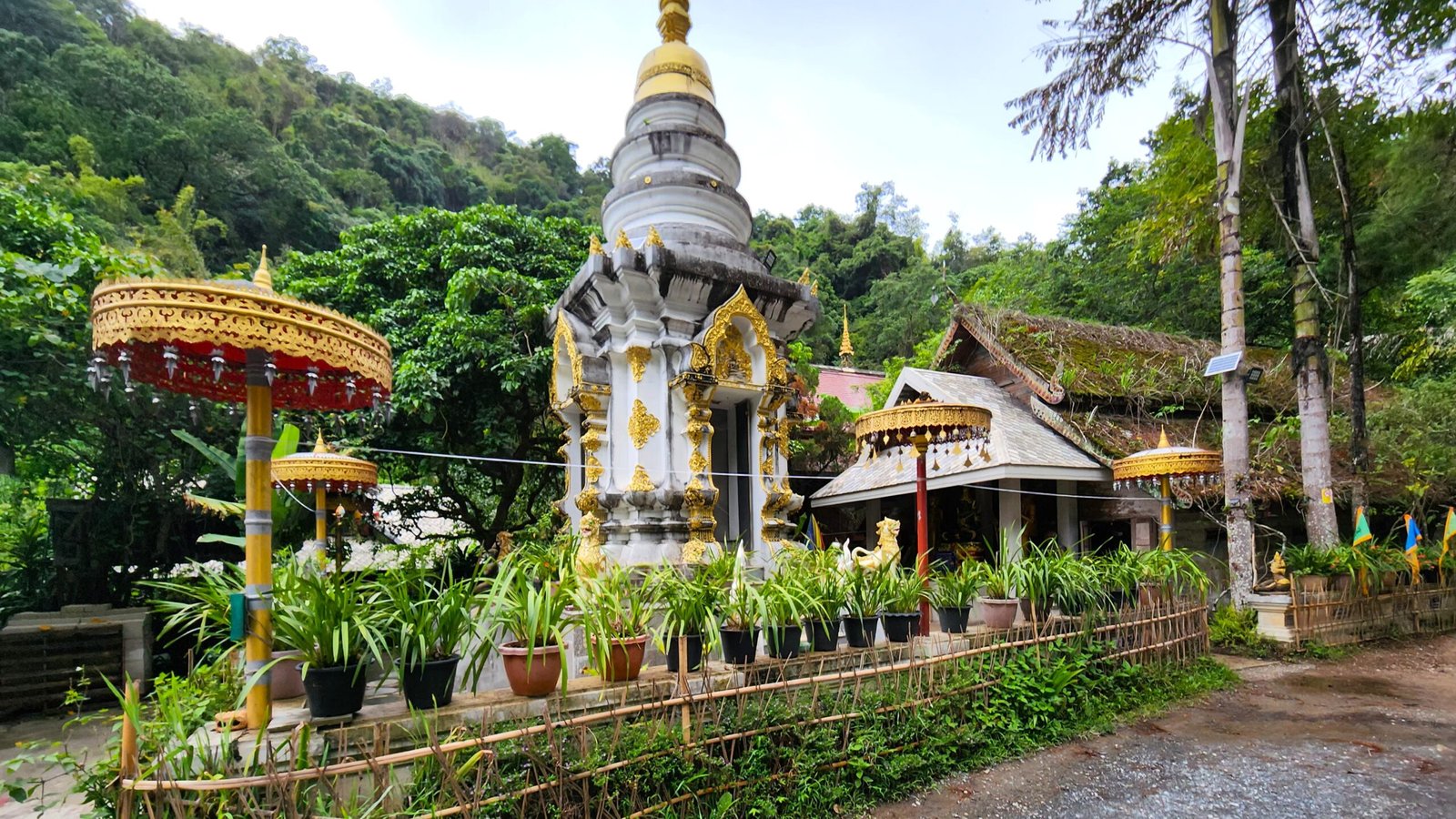 Mae Kampong Temple, Thailand