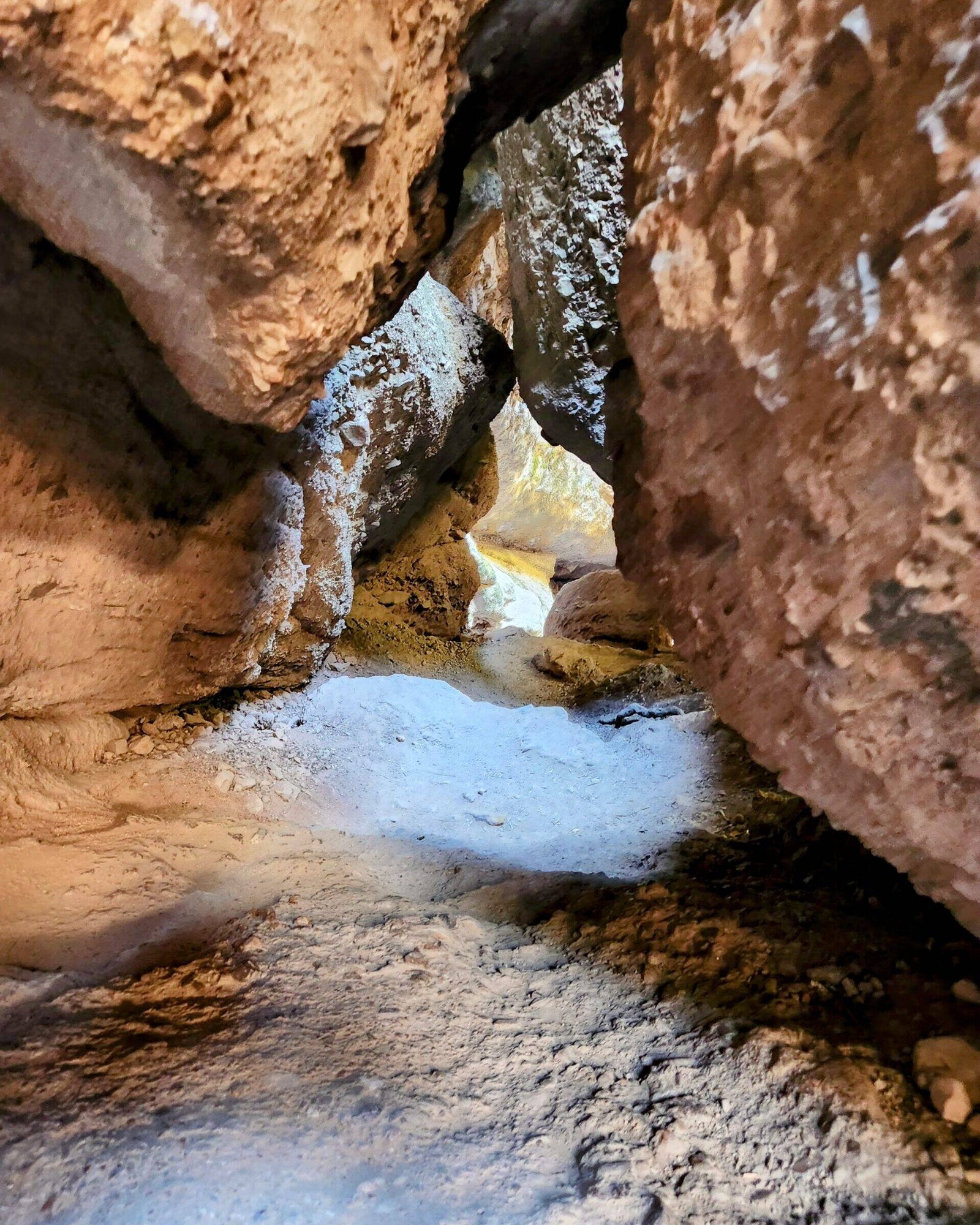Pinnacles-National-Park-Bear-Gulch-Cave-2